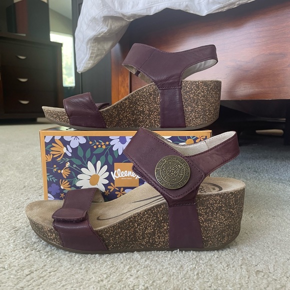 Abeo Una Purple Wedge Comfort Sandals 8 EUC - Picture 3 of 16